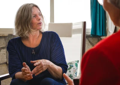 Formée en géobiologie et initiée au Reiki Shamballa à St Andéol de Vals, Yvonne vous propose des soins Reiki Shamballa Multi-dimensionnels et Spirituels dans un lieu à haute vibration en plein cœur de la Nature Ardéchoise.