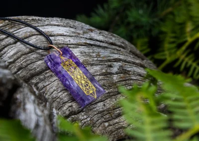 Formée en géobiologie et initiée au Reiki Shamballa à St Andéol de Vals, Yvonne vous propose des soins Reiki Shamballa Multi-dimensionnels et Spirituels dans un lieu à haute vibration en plein cœur de la Nature Ardéchoise.