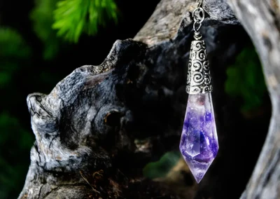 Formée en géobiologie et initiée au Reiki Shamballa à St Andéol de Vals, Yvonne vous propose des soins Reiki Shamballa Multi-dimensionnels et Spirituels dans un lieu à haute vibration en plein cœur de la Nature Ardéchoise.