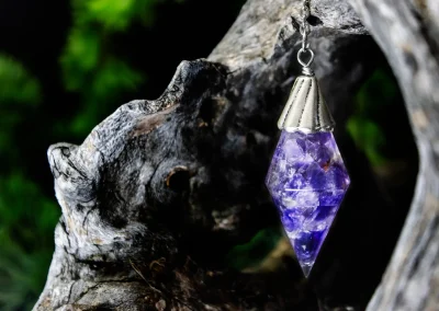 Formée en géobiologie et initiée au Reiki Shamballa à St Andéol de Vals, Yvonne vous propose des soins Reiki Shamballa Multi-dimensionnels et Spirituels dans un lieu à haute vibration en plein cœur de la Nature Ardéchoise.