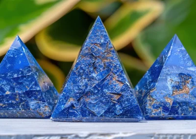 Formée en géobiologie et initiée au Reiki Shamballa à St Andéol de Vals, Yvonne vous propose des soins Reiki Shamballa Multi-dimensionnels et Spirituels dans un lieu à haute vibration en plein cœur de la Nature Ardéchoise.